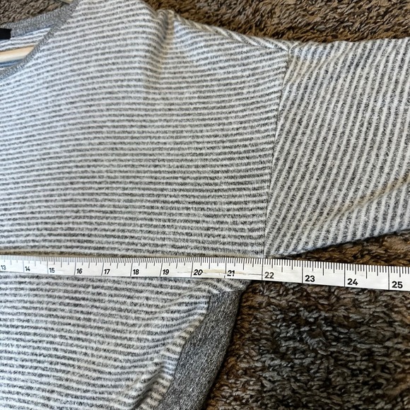 Gibson Tunic Top Striped Knit Long Sleeve‎ Layered Hem Gray Casual Size M - Picture 6 of 7